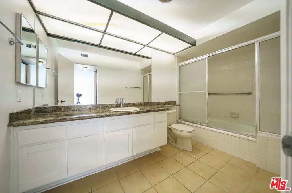 750 S Spaulding Avenue 312, Los Angeles, California 90036 home-pic-13